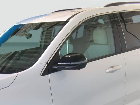 New 2026 Chevrolet Traverse LT w/ Driver Confidence Package image 8