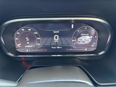 Used 2024 GMC Yukon XL SLT image 31