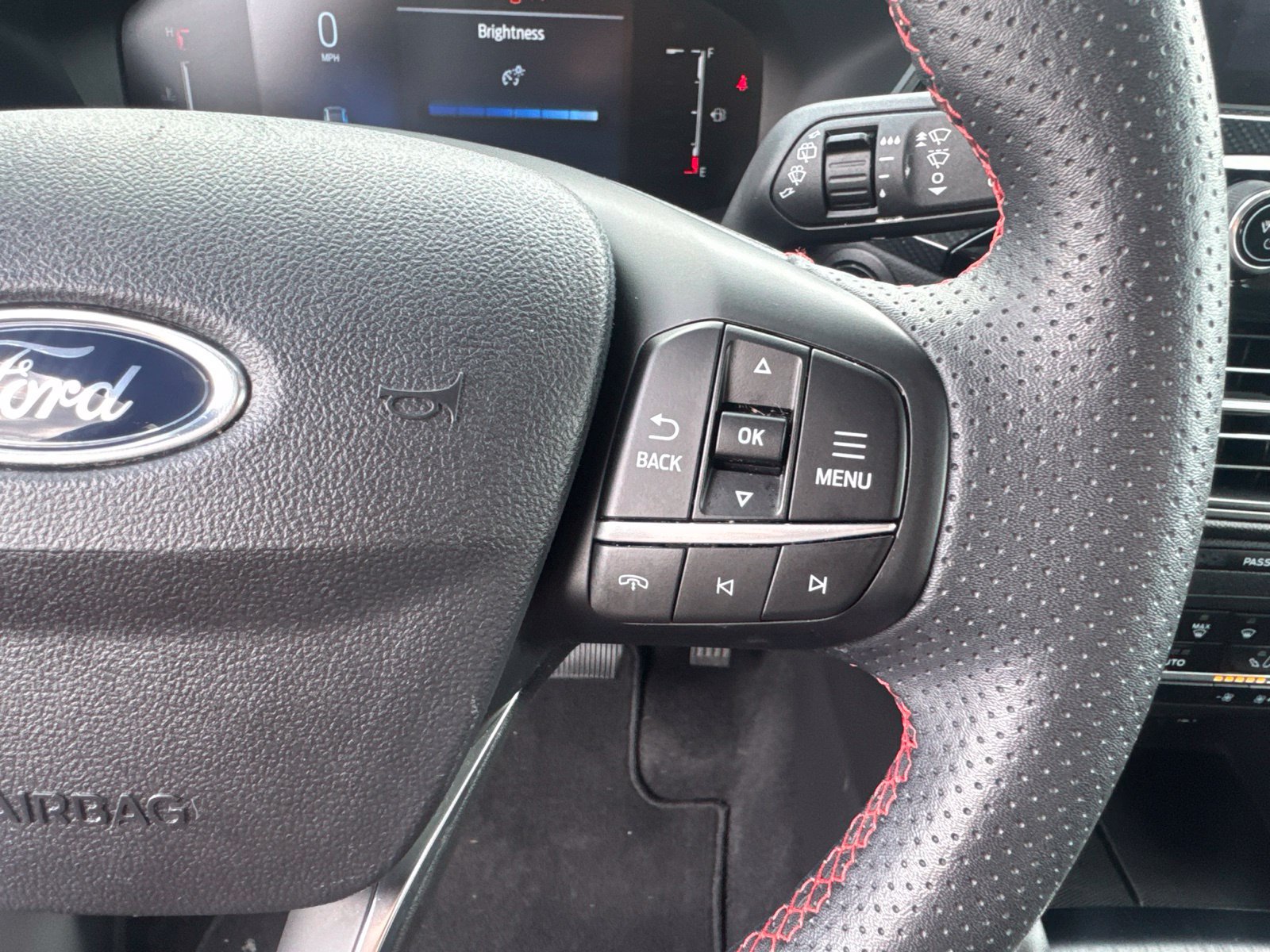 Used 2025 Ford Escape ST-Line FWD image 21