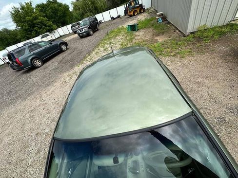 Used 2003 Saturn L-Series L200 w/ Convenience Pkg FWD image 10