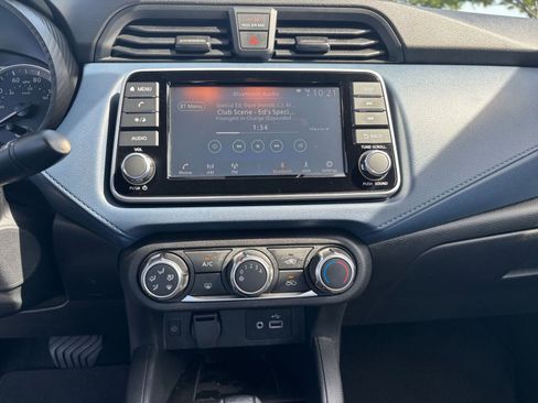 Used 2025 Nissan Versa SV FWD image 17