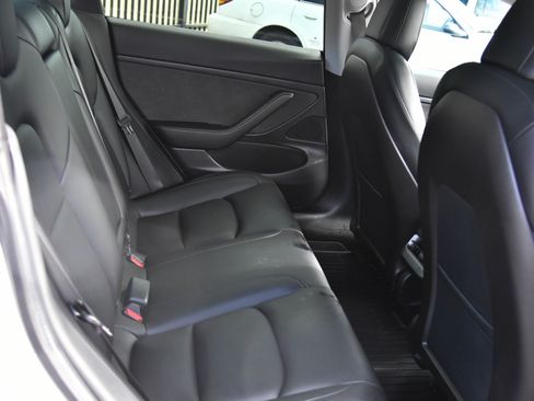 Used 2020 Tesla Model 3 Standard Range RWD image 37