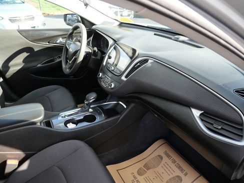Used 2022 Chevrolet Malibu LT image 34