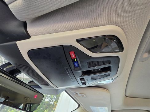 Used 2023 Subaru Outback Limited image 32