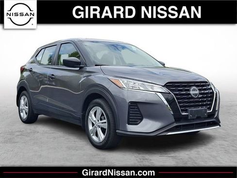 Used 2023 Nissan Kicks S FWD image 1