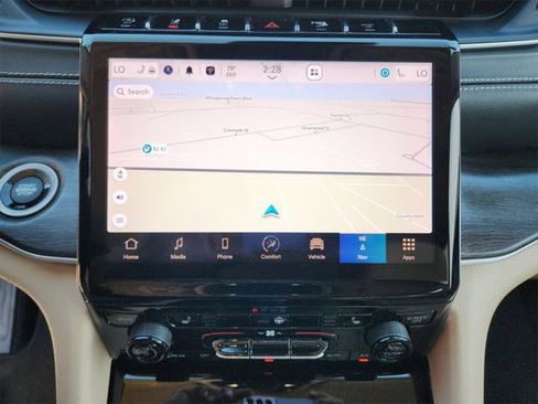 Certified 2022 Jeep Grand Cherokee Limited w/ MOPAR Finishing Package image 21