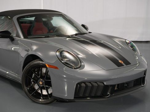 Used 2025 Porsche 911 Targa 4 GTS AWD/4WD image 18