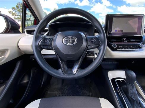 Certified 2025 Toyota Corolla LE image 6