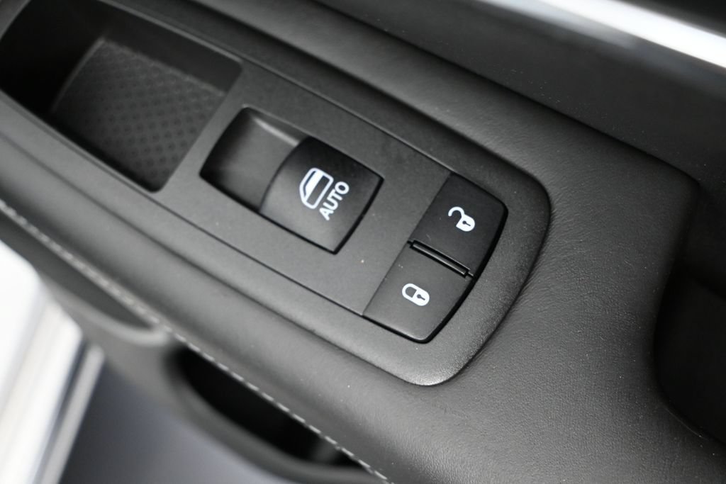 Used 2021 Jeep Grand Cherokee Summit AWD/4WD image 40