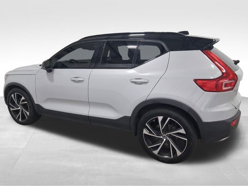 Used 2020 Volvo XC40 T5 R-Design w/ Protection Package Premier AWD/4WD image 7