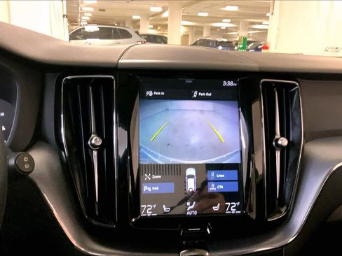 Used 2019 Volvo XC60 T6 Momentum w/ Premium Package image 26