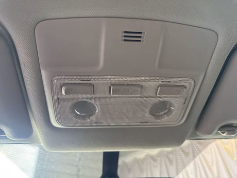 Used 2013 Toyota RAV4 LE FWD image 24
