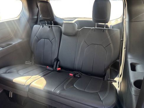 New 2026 Chrysler Pacifica Select image 27