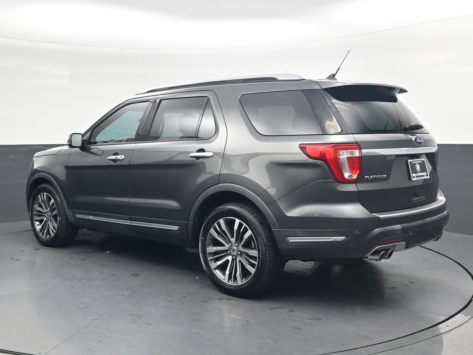 Used 2018 Ford Explorer Platinum AWD/4WD image 6