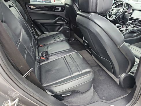 Used 2020 Porsche Cayenne AWD/4WD image 12