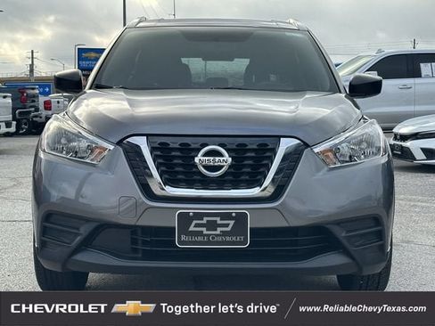 Used 2018 Nissan Kicks S w/ Interior Electronics Package FWD image 7