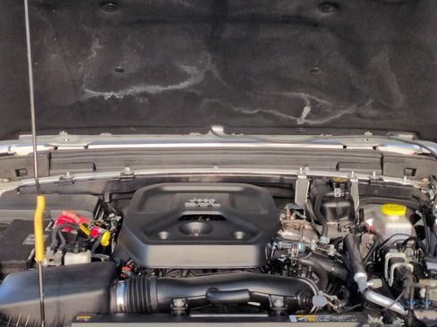 Used 2021 Jeep Wrangler Unlimited Sahara image 15