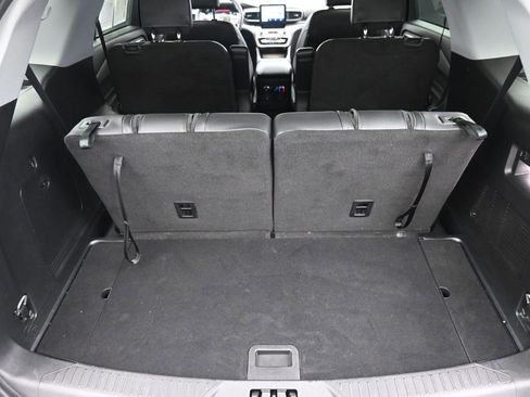 Used 2023 Ford Explorer XLT w/ Equipment Group 202A image 9