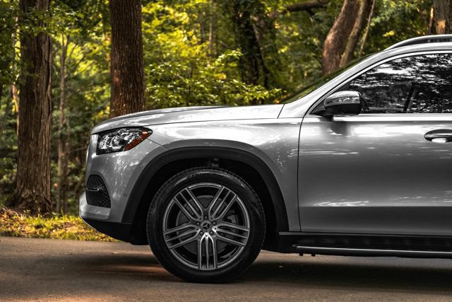 Used 2023 Mercedes-Benz GLS 450 4MATIC image 7