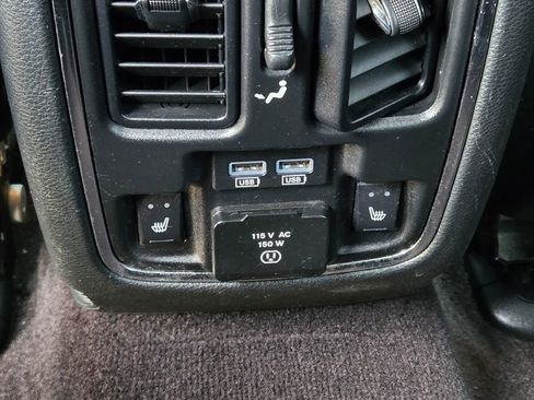 Used 2018 Jeep Grand Cherokee Limited image 17