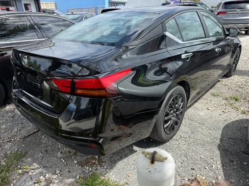 Used 2022 Nissan Altima 2.5 S FWD image 4