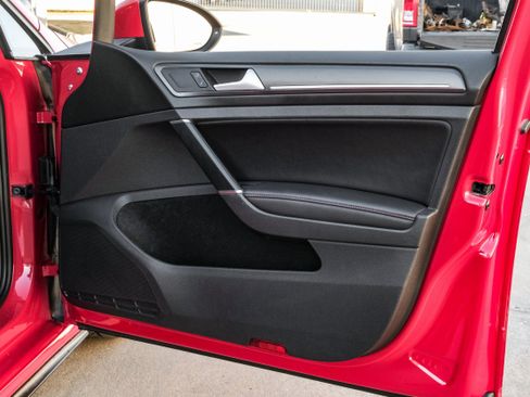 Used 2018 Volkswagen GTI SE w/ SE Leather Package image 44