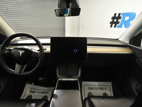 Used 2022 Tesla Model Y Long Range AWD/4WD image 20