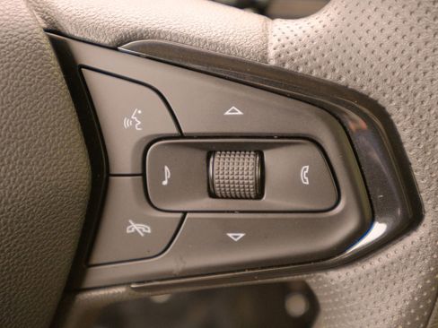 Used 2025 Chevrolet TrailBlazer LT image 35