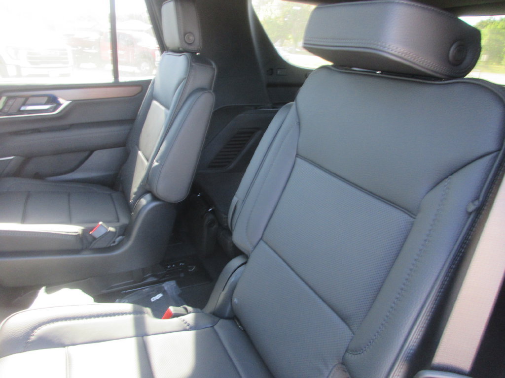 New 2027 GMC Yukon Denali w/ Sun & Power Step Package AWD/4WD image 12