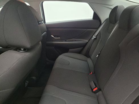 Used 2025 Hyundai Elantra SE w/ Cargo Package FWD image 18