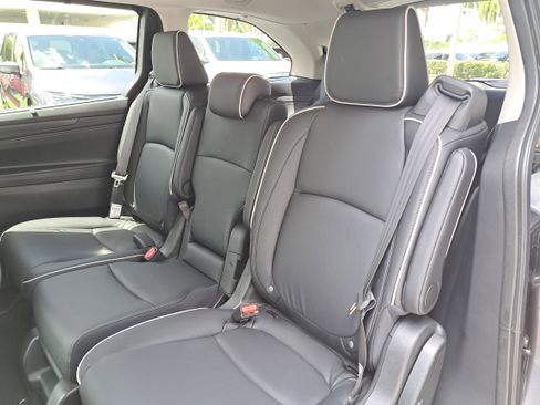 New 2026 Honda Odyssey Touring image 12