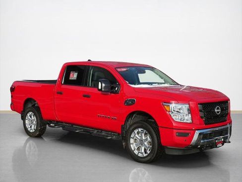 Certified 2024 Nissan Titan SV w/ SV Convenience Package image 1