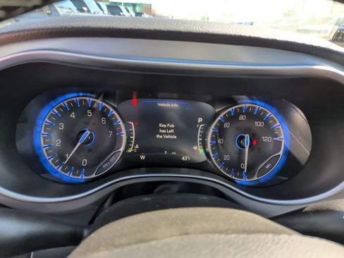 New 2026 Chrysler Pacifica Limited image 27