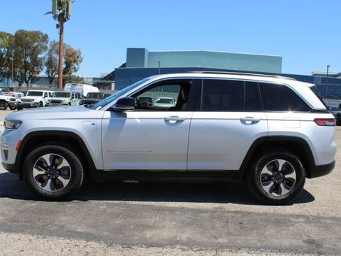 Used 2024 Jeep Grand Cherokee Limited 4xe AWD/4WD image 9