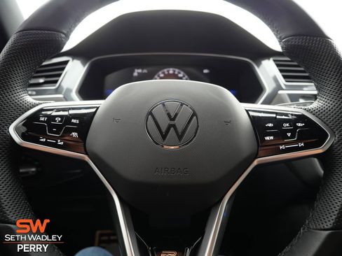Used 2024 Volkswagen Tiguan SE R-Line image 23
