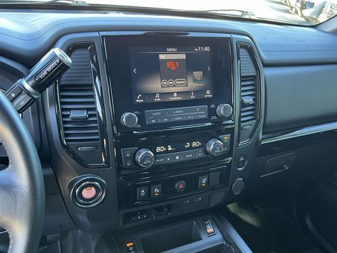 Used 2024 Nissan Titan SV w/ SV Convenience Package image 17
