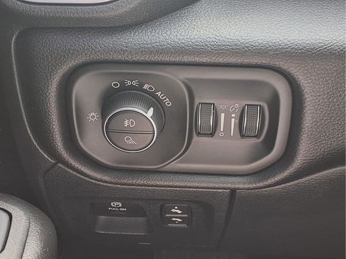 Used 2025 RAM 1500 Lone Star image 18