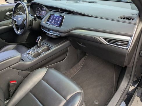Used 2023 Cadillac XT4 Premium Luxury image 29