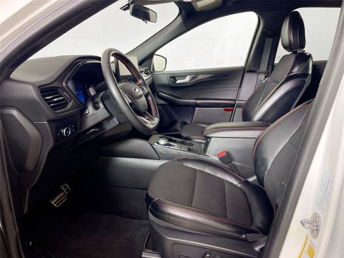 Used 2024 Ford Escape ST-Line Select w/ Tech Pack #1 image 5