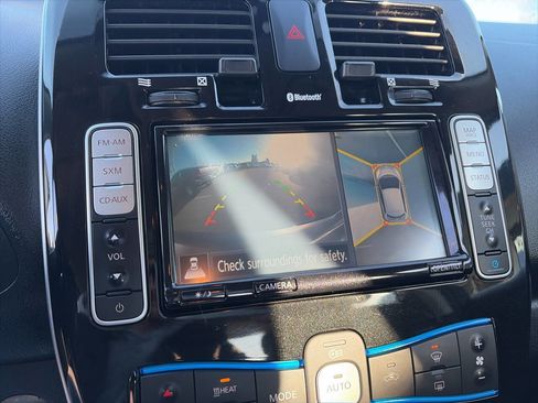 Used 2016 Nissan Leaf SV w/ Premium Package image 35