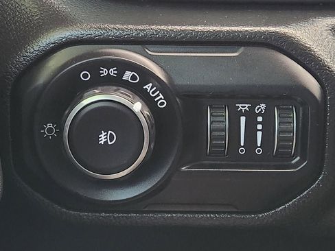 Used 2022 Jeep Wrangler Unlimited Sport AWD/4WD image 21
