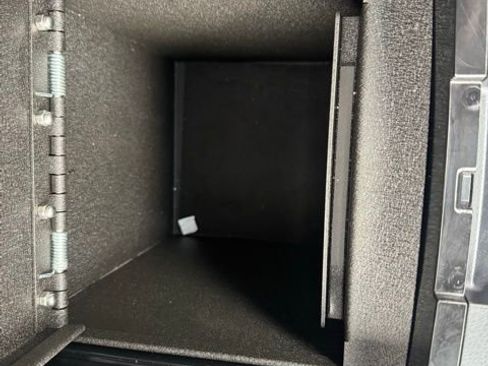 Used 2023 Lexus GX 460 Premium w/ Accessory Package image 43