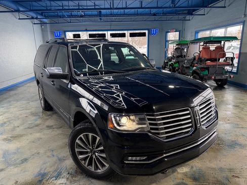 Used 2017 Lincoln Navigator L Select image 4