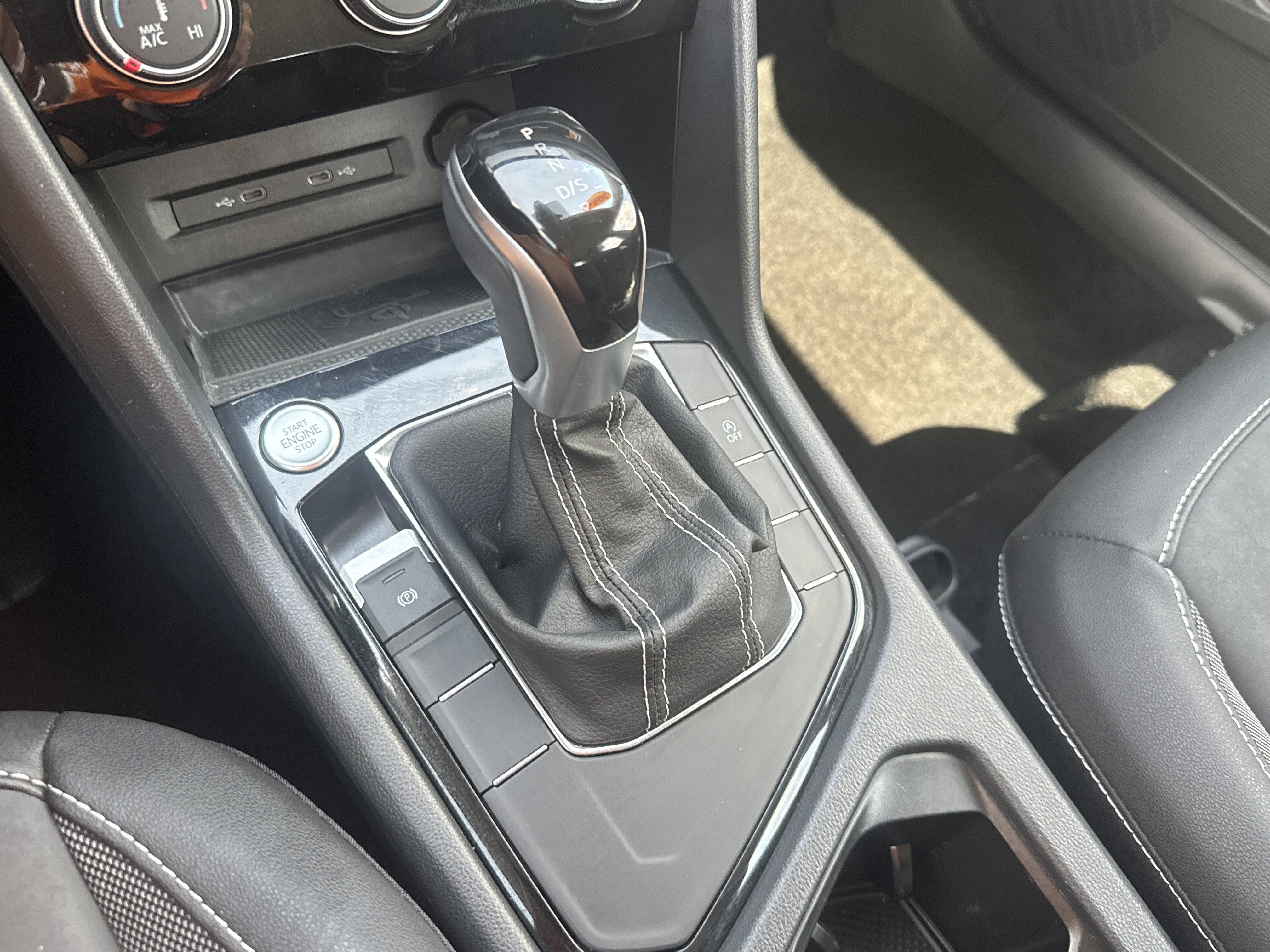 Certified 2023 Volkswagen Taos SE FWD image 14