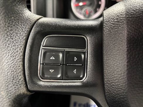 Used 2018 RAM 1500 Express AWD/4WD image 19