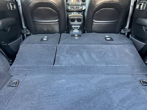 Used 2021 Jeep Wrangler Unlimited Sahara image 14