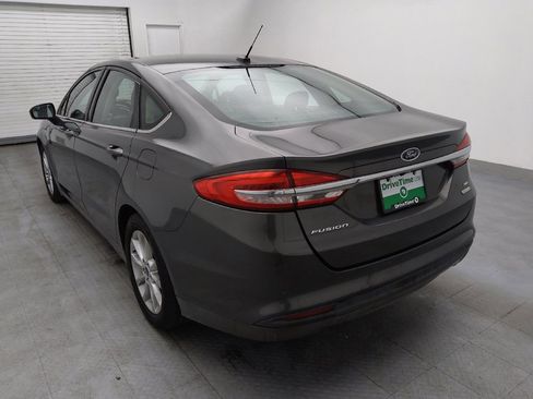 Used 2017 Ford Fusion SE w/ Fusion SE Technology Package image 5