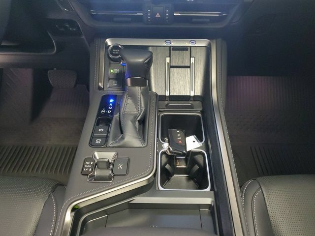 Used 2026 Lexus GX 550 AWD/4WD image 21