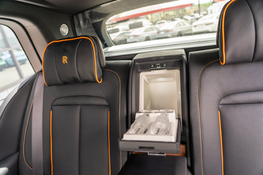 Used 2025 Rolls-Royce Cullinan AWD/4WD image 22