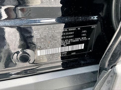 Used 2025 Toyota RAV4 XLE AWD/4WD image 36
